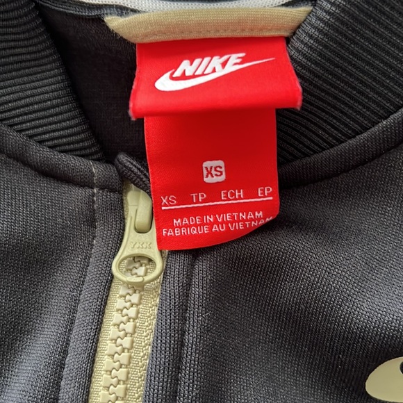 RARE Nike Air Sportswear Color Block Convertible Jumpsuit XS / S - Picture 9 of 14